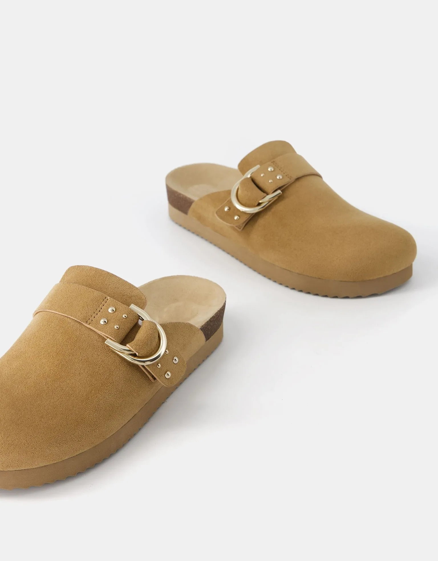 Tration Clogs