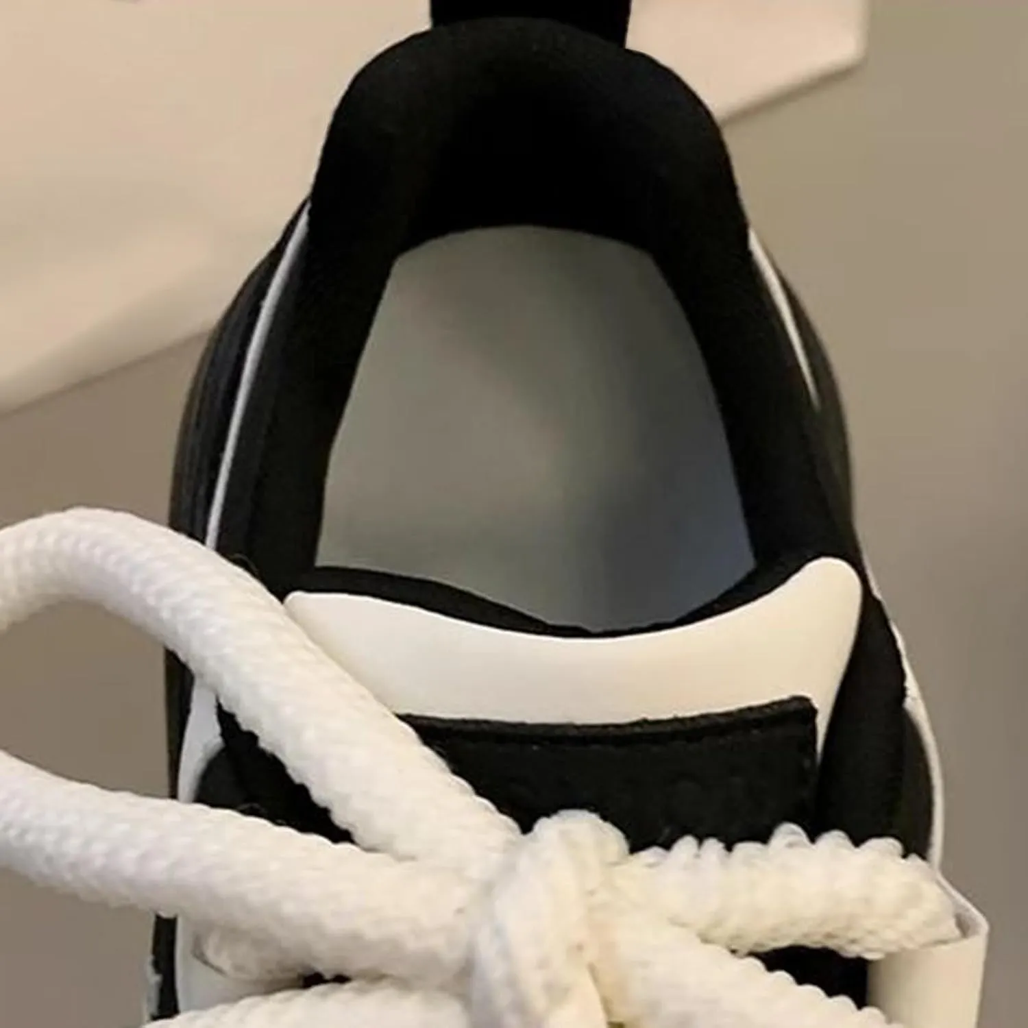 Womens Breathable Thick Sole Casual Sport Shoes Closed Toe Heeled Comfortable Fashion Sneakers Lacce-up Comfy Outdoor Walking Shoes for Ladies